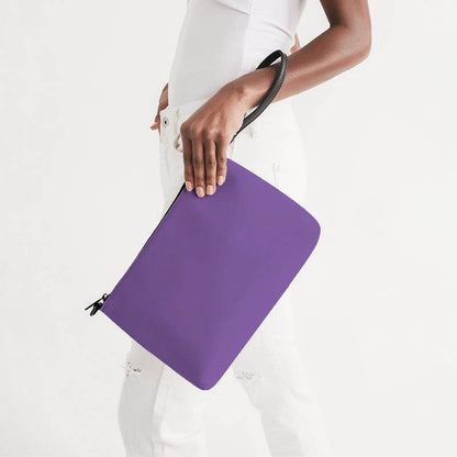 Amethyst Zip Pouch (MPU3-CL-LI) - Side Holding