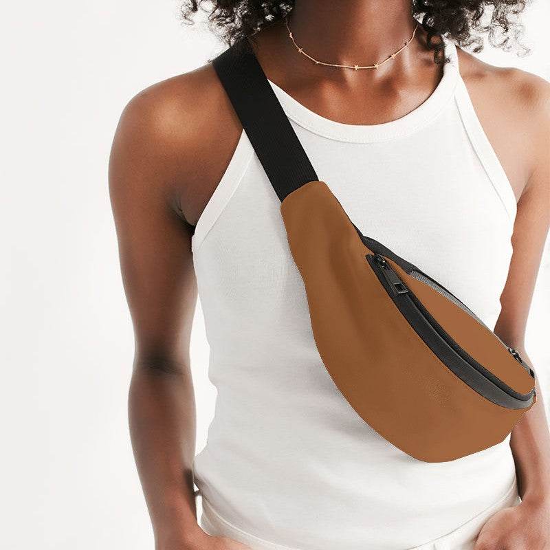 Cedar Belt Bag (OR1-ME-MD) - Woman Front CloseUp