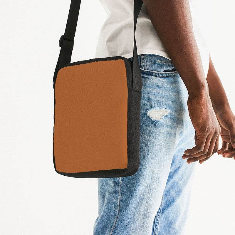 Cedar Messenger Pouch (OR1-ME-MD) - Man Side CloseUp