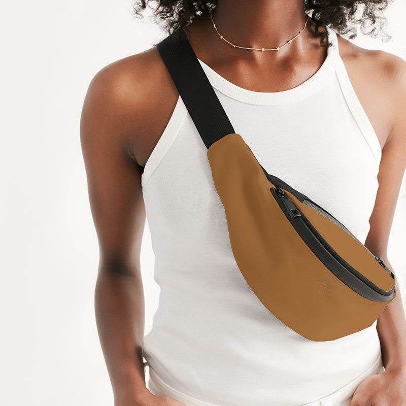 Clay Belt Bag (O-ME-MD) - Woman Front CloseUp
