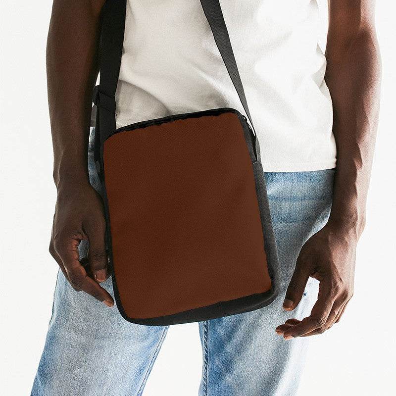 Sienna Messenger Pouch (OR2-MU-DE) - Man Front CloseUp