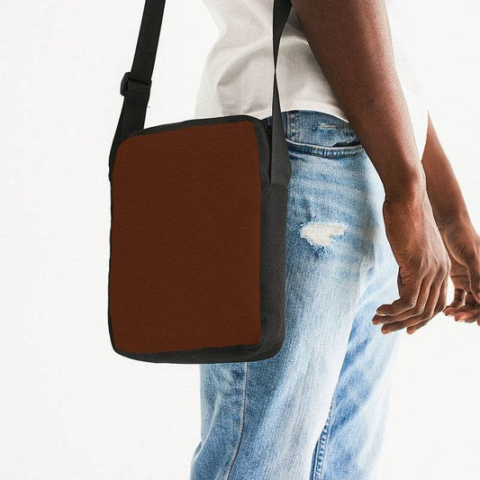 Sienna Messenger Pouch (OR2-MU-DE) - Man Side CloseUp