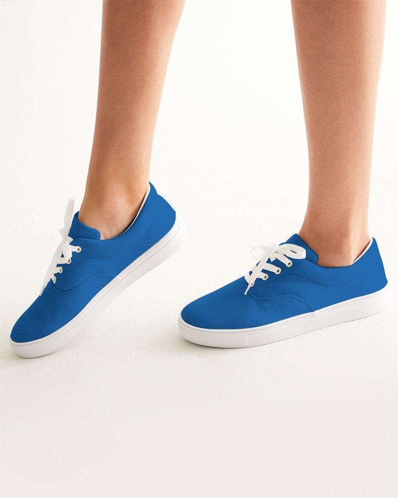 Bright Blue Canvas Sneakers C100M75Y0K0 - Woman CloseUp